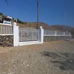 House On The Beach Ground Floor 度假居 *