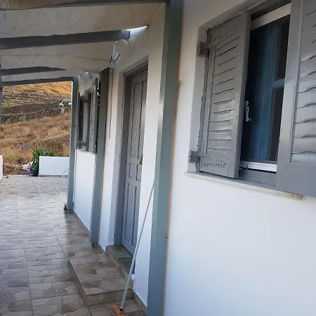 Casa vacanze House On The Beach Ground Floor *