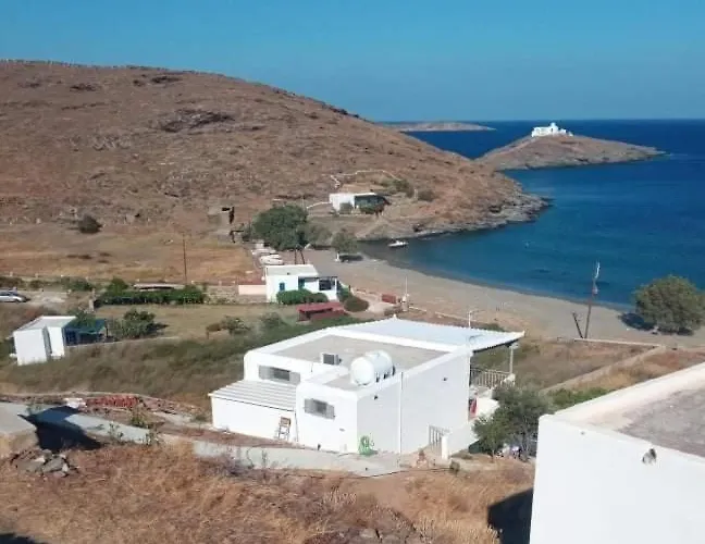 Casa vacanze House On The Beach Ground Floor *